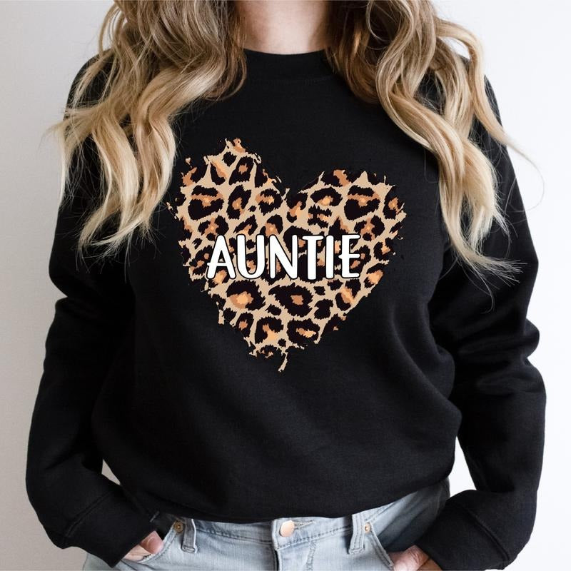 Auntie Leopard Heart Sweatshirt, New Aunt Gift Hoodie, Tia Birthday Gift Sweatshirt, Sister Sweatshirt, Aunt To Be Hoodie, Aunt Pregnancy Announcement Sweatshirt.