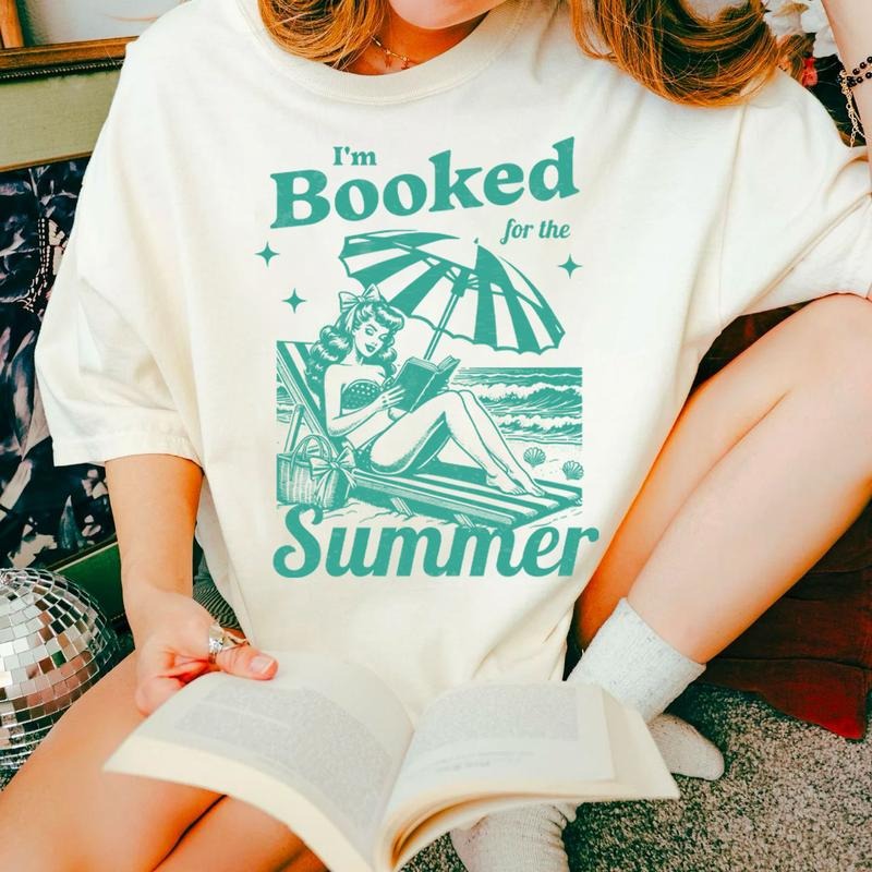 Book Girl Summer Shirt, Retro Beach Book Lover Vacation TShirt, Vintage Romance Reader Tee, Girly Bookish Shirt, Booktok Merch, Bookworm Gift For Her, Booktok Shirt
