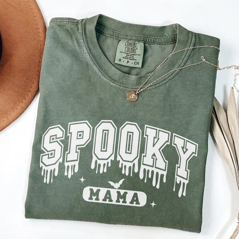 Comfort Colors Spooky Mama Halloween T-Shirt, Retro Halloween Shirt For Mother, Halloween Mom Shirt Gift, Spooky Season T-Shirt, Mom Life, Cute Fall Tee
