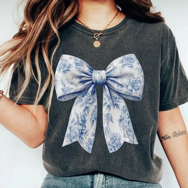Coquette Girly Bow T-Shirt, Sweatshirt, Toile de Jouy Style Casual Top, Everyday Wear for Women, Elegant and Feminine Graphic Apparel