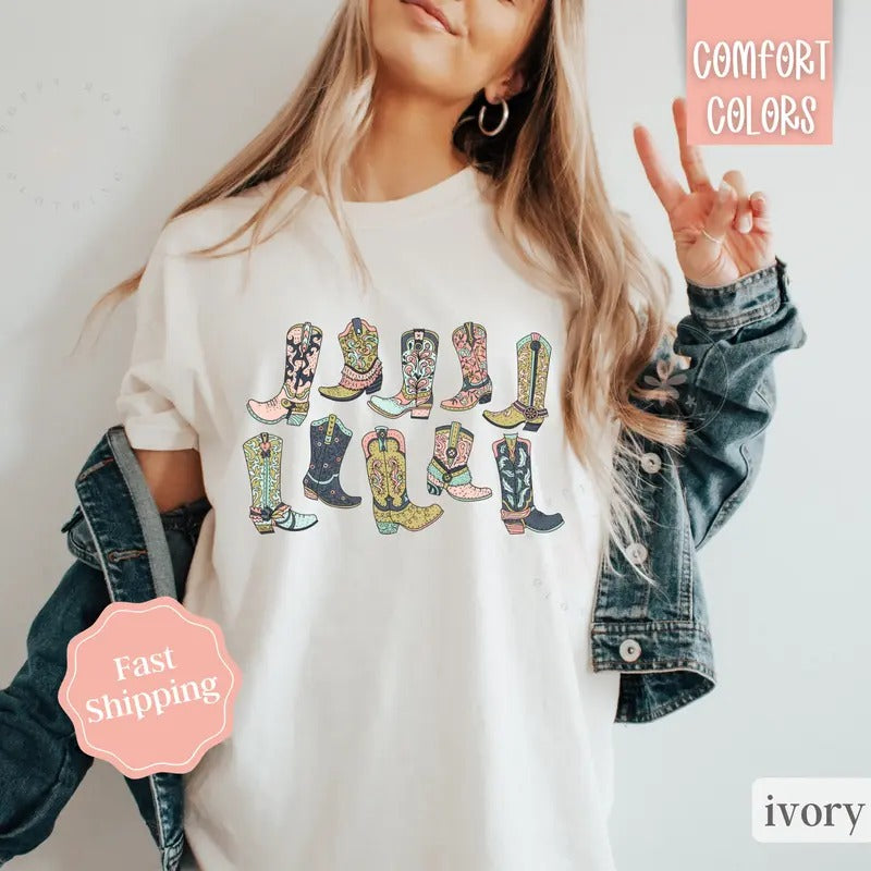 Cowgirl Boots Shirt Comfort Colors, Country Music Concert Tee, Boho Cowgirl Tshirt Womenswear Oversized Crewneck
