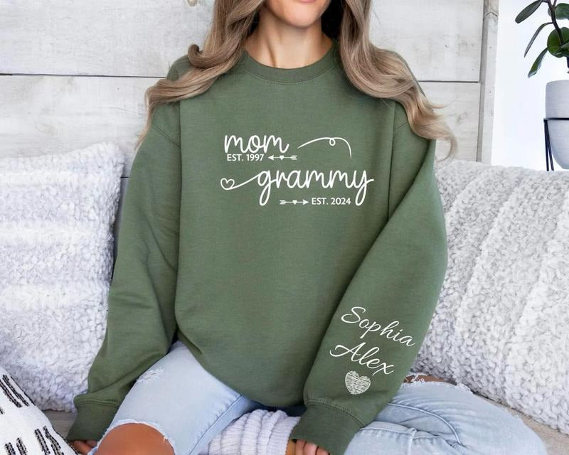 Custom Mom Grandma Est Year Sweatshirt, Mother's Day Hoodie, Custom Mama Shirt, Personalized Pregnancy Announcement Crewneck, Custom Grandma Hoodie