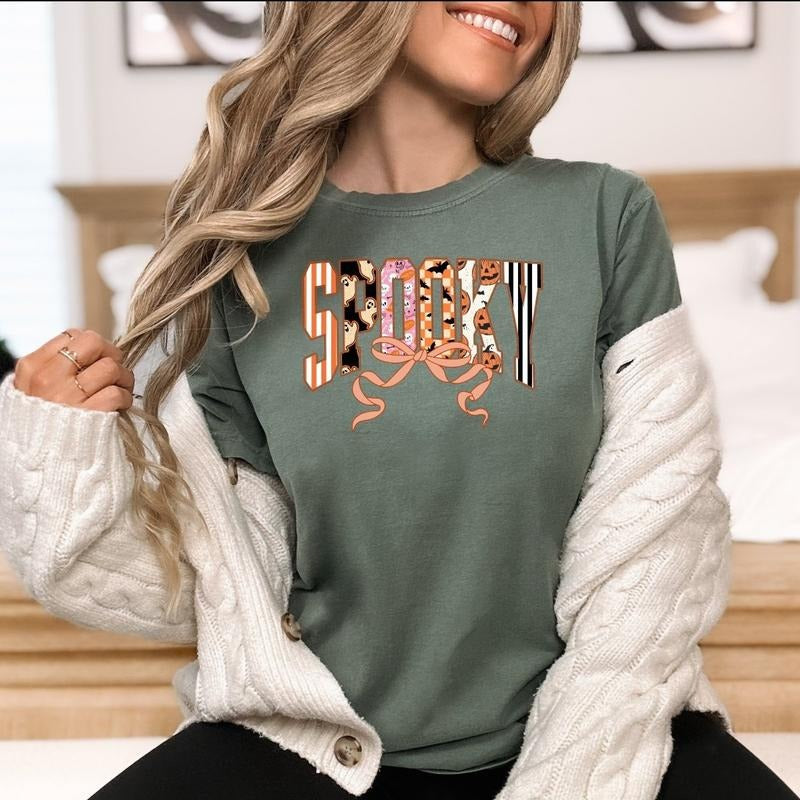 Cute Halloween Spooky Print Retro Ghosts & Pumpkins with Ribbon Printed Comfort Colors T-Shirt