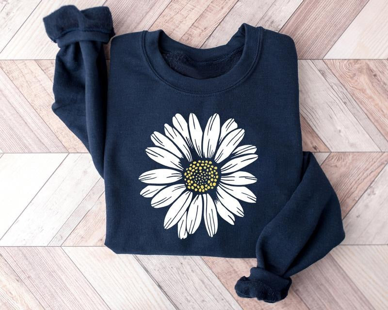 Daisy Shirt, Daisy Sweatshirt, Wildflower Shirt, Floral Shirt Gift, Birth Month Flower, Gift For Sister, Summer Shirt, Daisy Women Shirt, Flower Tee