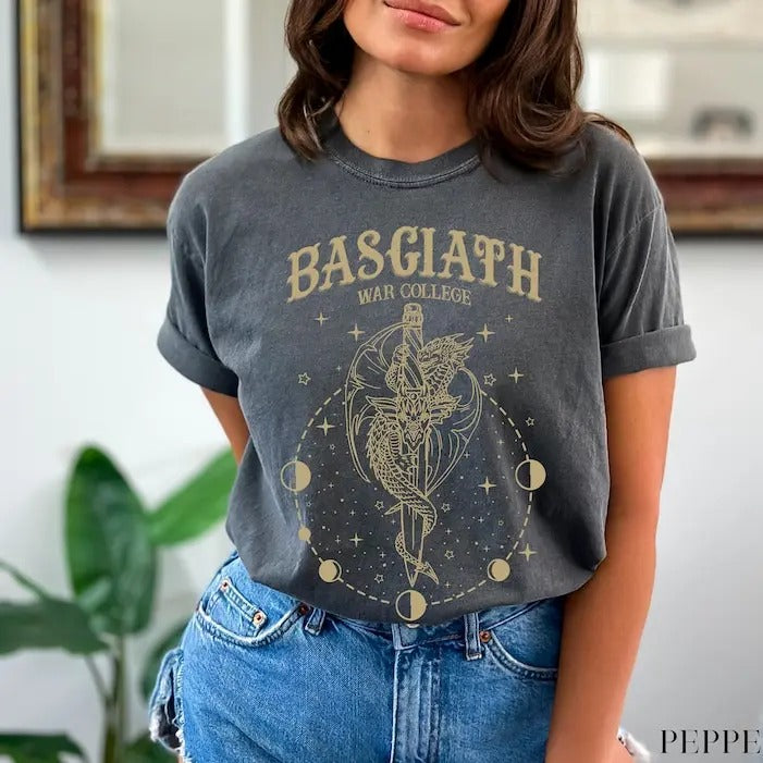 Fourth Wing Tshirt, Iron Flame, Basgiath T-shirt, Fourth Wing T-Shirt, Fourth Wing Crewneck, Fourth Wing, Fourth Wing Merch, The Empyrean