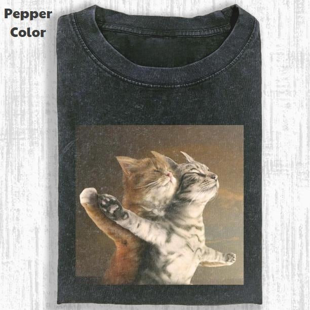 Funny Animal Vintage Graphic Tee, Cat Titanic T-Shirt, Animal Shirt, Unisex Meme Cringe Funny Shirt, Menswear Womenswear Streetwear Cotton Comfort