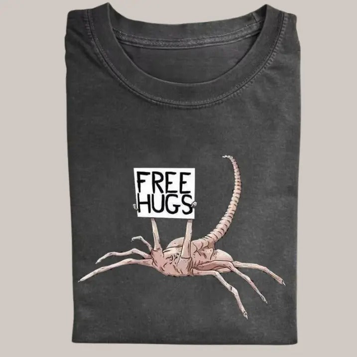Halloween Vintage Tees, Alien Free Hugs T-shirt, Horror Movie Shirt, Unisex Funny Halloween Shirt Menswear Womenswear Streetwear
