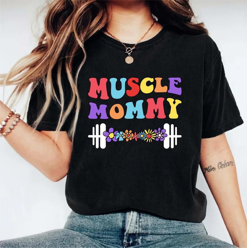 Muscle Mommy Shirt, Floral Gym T-shirt For Mom, Weightlifting Tee, Cute Trainer Short Sleeve For Mother, Fitness Gift Tee...