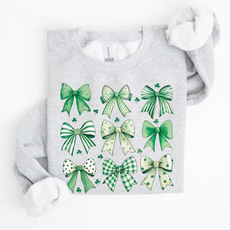 St. Patrick's Day Shirt, Shamrock Heart T-Shirt, Lucky Shamrock Shirt, Saint Patrick Shirts for Women Top Womenswear...