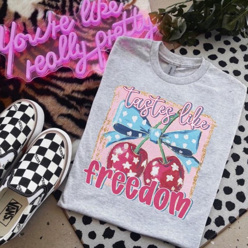 Taste Like Freedom Ash Grey T-Shirt - Bleached - Gildan - Unisex