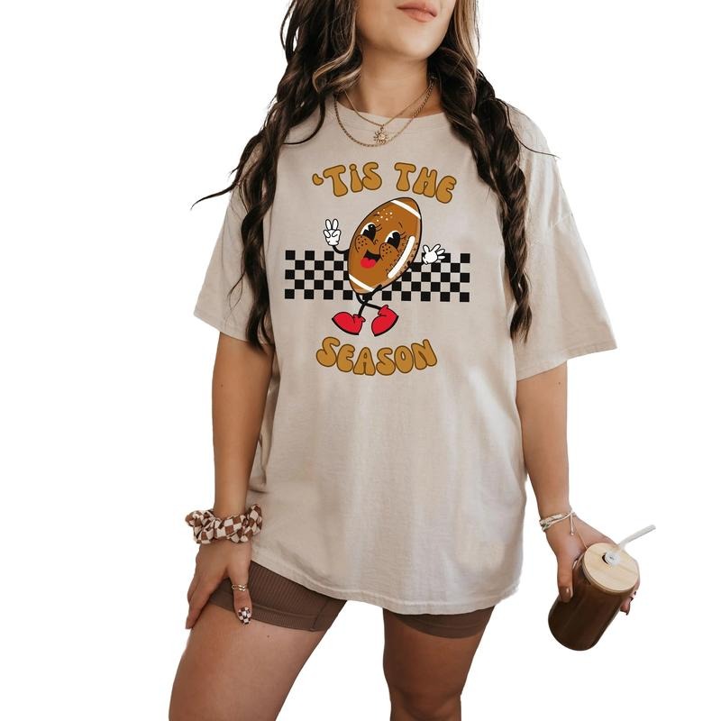 Tis The Season Football T Shirt, Superbow, Sunday Tshirt, Football Shirt, Retro T Shirt, Game Day Tee, Women's Football Tee, Unisex T-Shirt, Short Sleeve Tee Shirt, Unique Gifts For Women, Gifts For Birthday