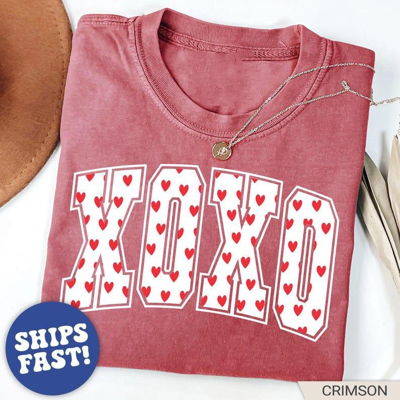 Valentine Day Shirt, XOXO Valentines Tee, Womens Heart Shirt, Cute Love Tee, Retro Valentine Gift, Ladies Valentine Tshirt, Womenswear Top Cotton Tshirt