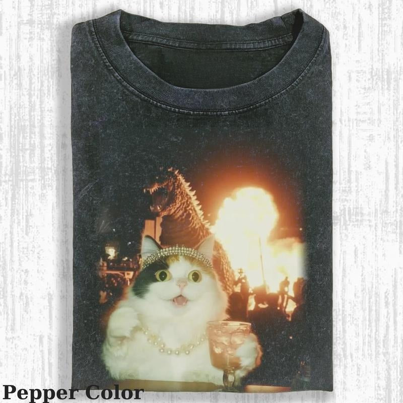 Vintage Funny Dinosaurs Scaring Cats T-shirt,Love Cats Tshirt- Love Dinosaurs- Meme Tshirt- Top Menswear