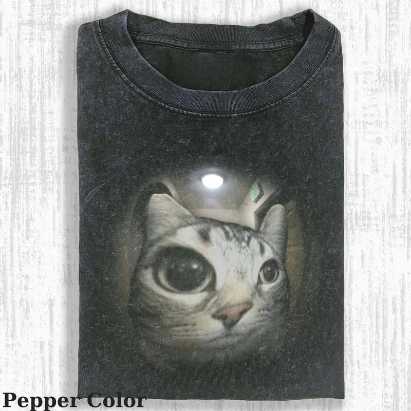 Vintage Strange Cat T-shirt, Fantasy Kitten Tshirt, Cute Cat Shirt, Love Cat Tshirt, Meme Cringe Funny Dumb Shirts, Unisex Shirt Menswear Womenswear Streetwear