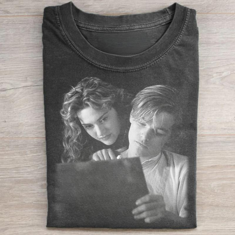 Vintage Titanic Movie Drawing Scene Graphic Tee - Jack & Rose - Iconic Movie Scene Shirt - Leonardo DiCaprio - Romantic Movie Shirt Menswear Top