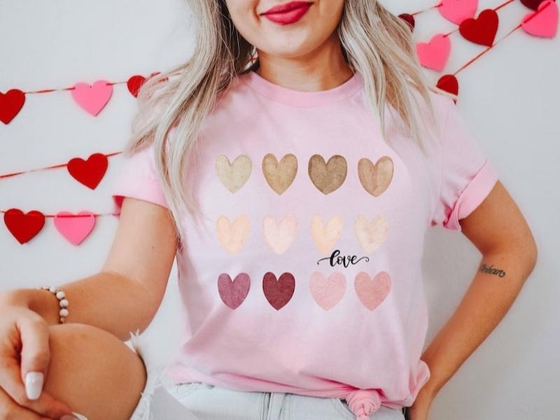 Watercolor Heart Shirt, Heart Graphic T-shirt, Valentine's Day Heart Tee, Valentines Day Graphic Shirt, Shirt With Heart, be mine, Graphic Unisex T-shirt For Men Women