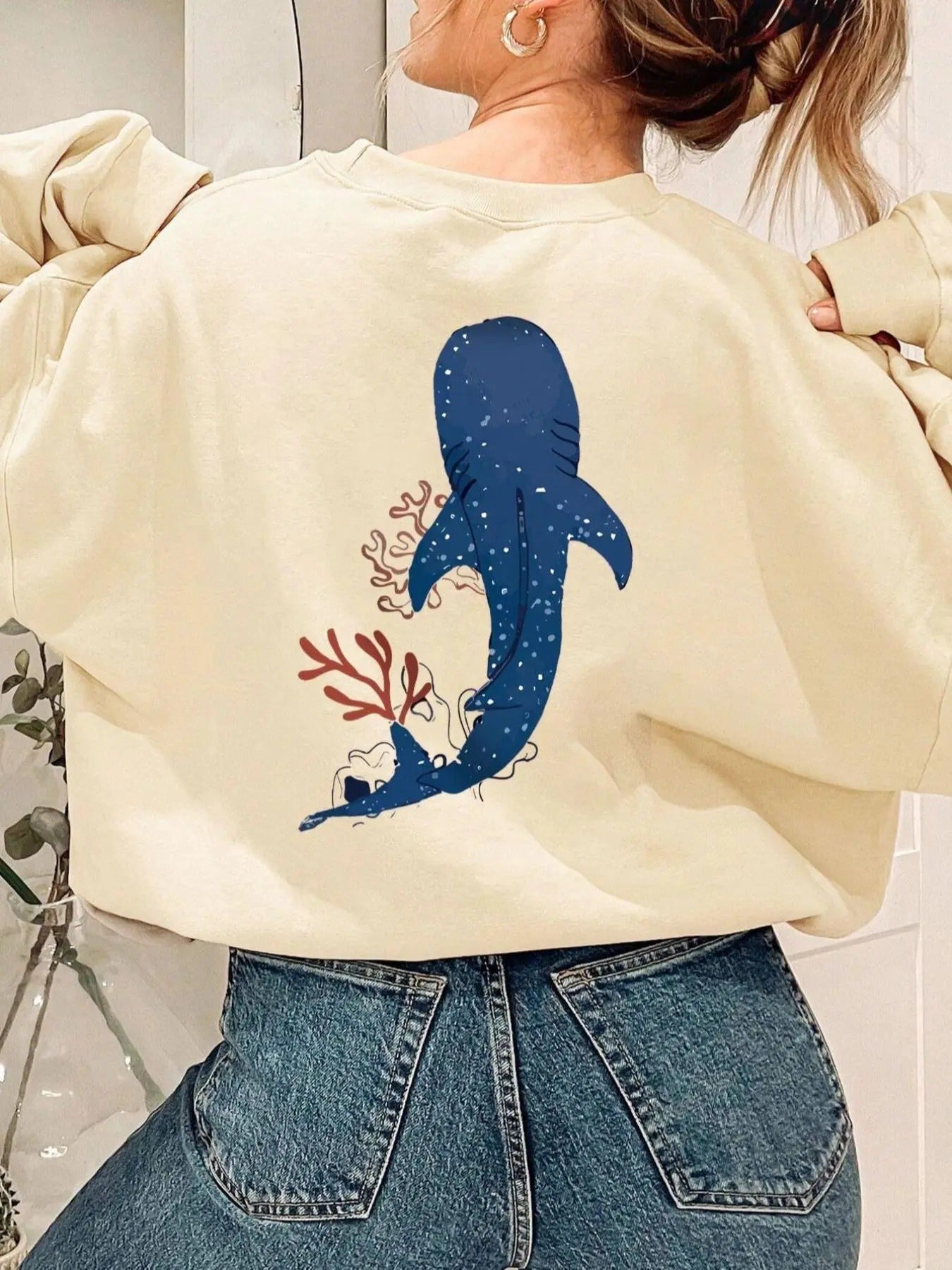 Women's Cartoon Shark Print Drop Shoulder Thermal Lined Sweatshirt, Casual Long Sleeve Round Neck Pullover for Daily...