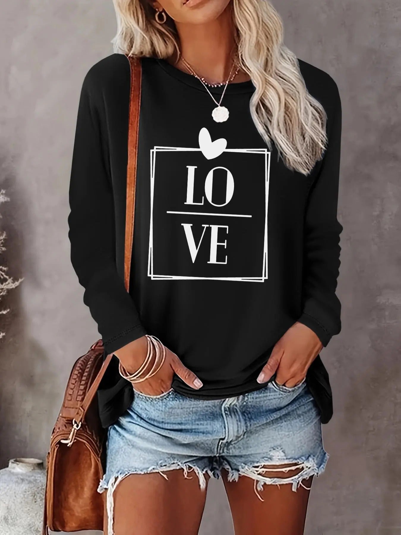 Women's Heart & Letter Print Round Neck Tee, Casual Long Sleeve Crew Neck T-shirt for Spring & Fall, Fashion Women's Top for Daily Wear