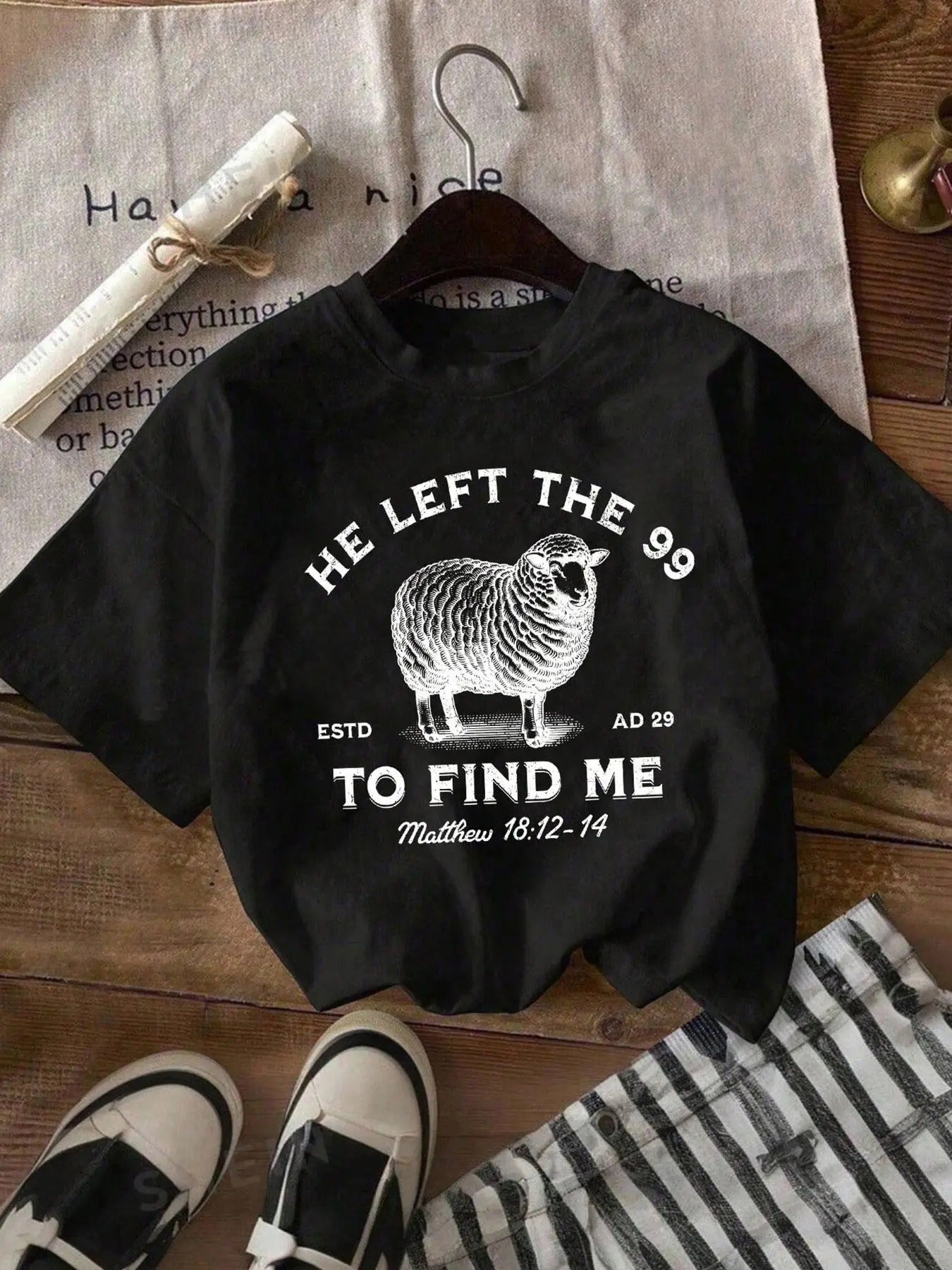 Women's Sheep & Letter Print Round Neck Tee, Fashion Casual Crew Neck T-shirt for Daily Holiday Vacation Outdoor Wear, Ladies Clothes for Summer