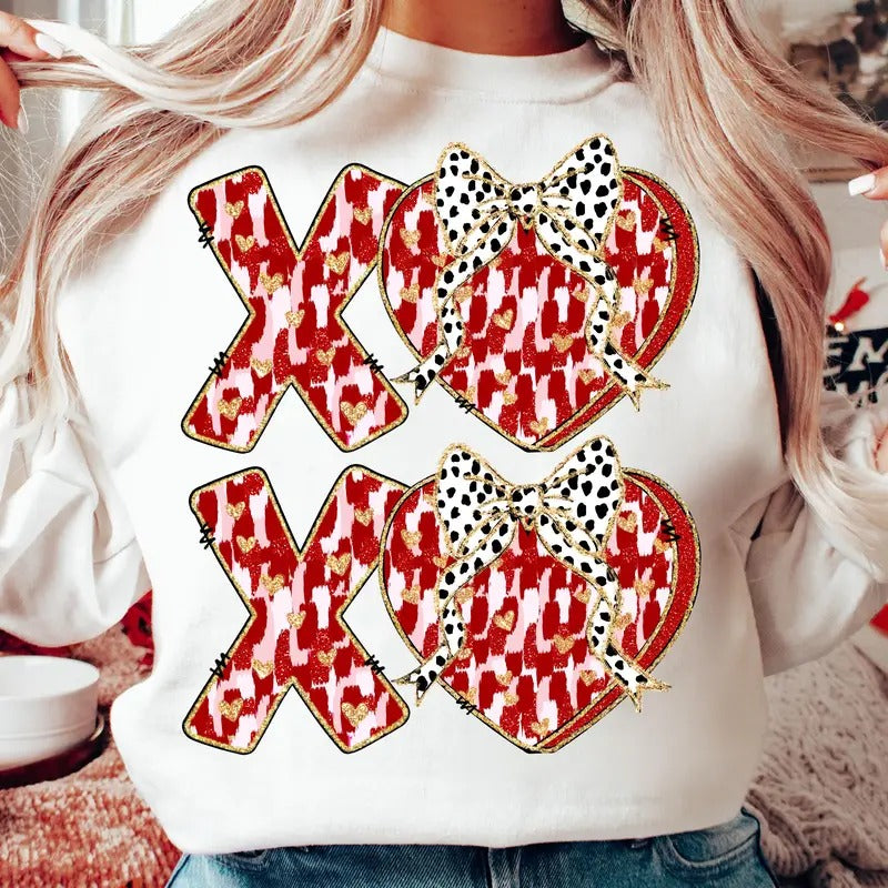 XOXO Valentine's Day Heart Brushstroke Unisex T-Shirt, Coquette Valentine Sweatshirt, Romantic Valentine's Day Crewneck