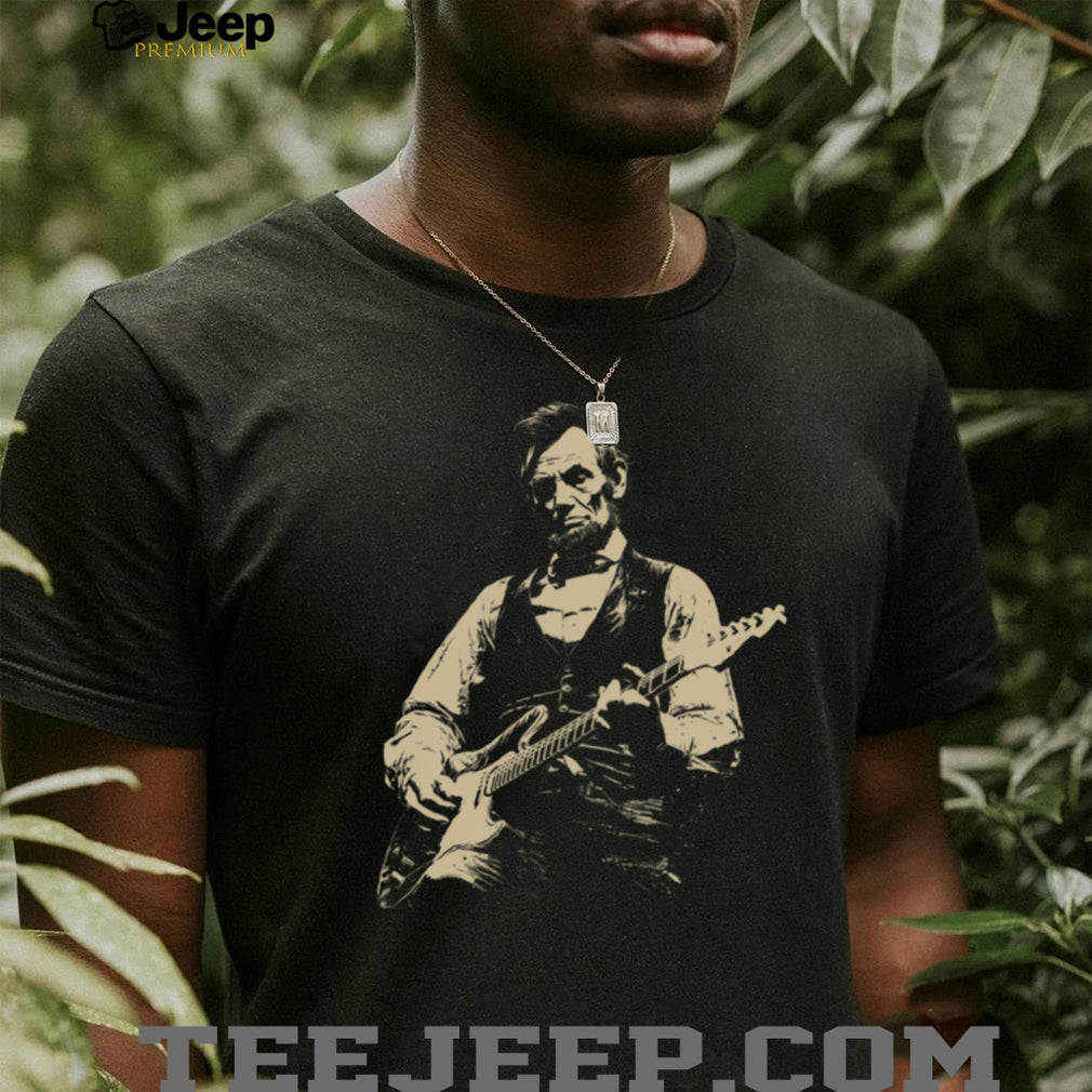 Abraham Lincoln Playing Guitar Rock and Roll President Vintage Retro Style Fans T Shirt