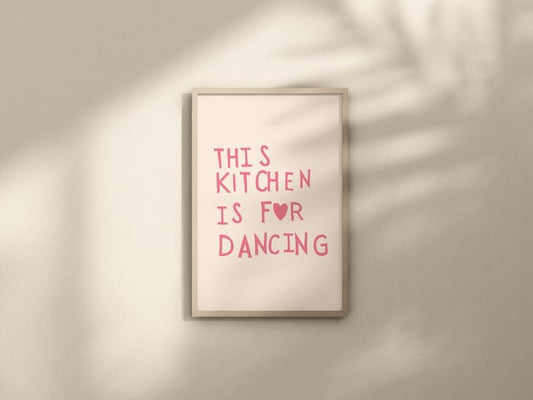 Aesthetic Kitchen Decor Cute Dance Art Pink Kitchen Wall Art Print Minimalist Heart Print Trendy Kitchen Poster Poster Prints No Frame, Gifts For Women Men Bedroom Wall Decor, Big Wall Art, Gifts For Birthday Artwork Landscape Ornaments Decoration