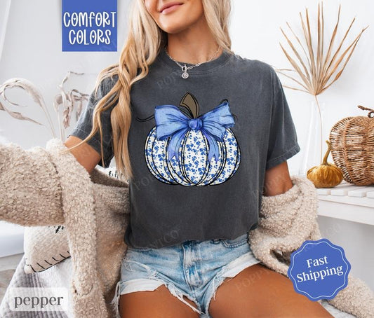 Blue Floral Pumpkin Shirt Comfort Colors, Womens Fall Pumpkin Shirt, Womenswear Oversized Crewneck