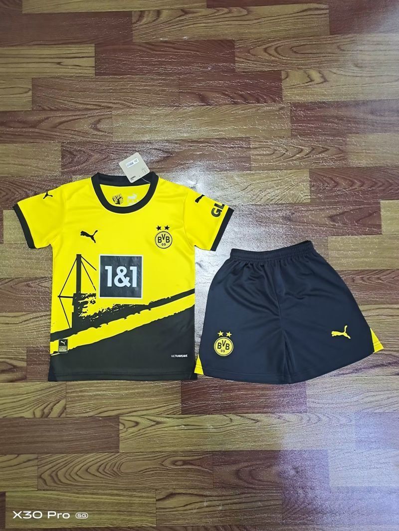 Borussia Dortmund Youth Style 2