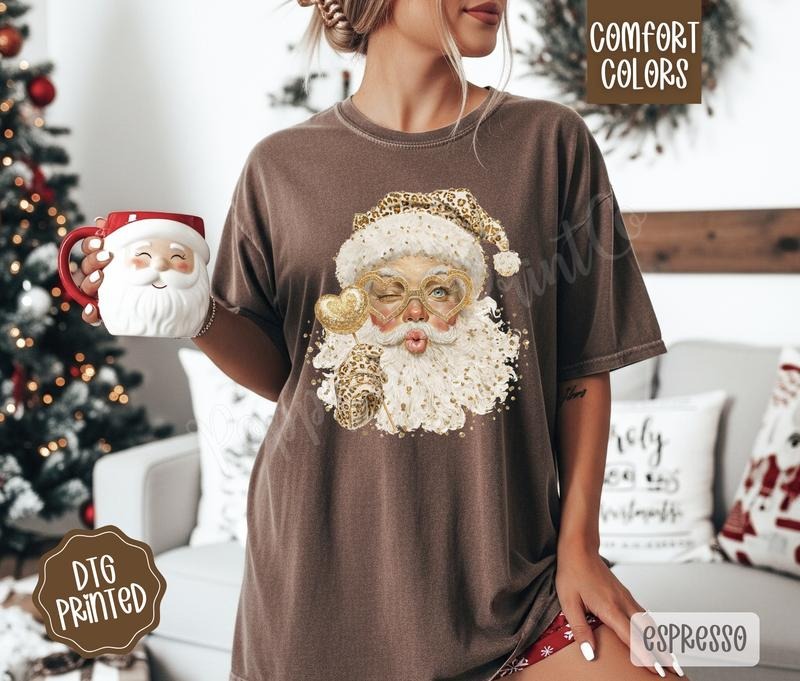 Bougie Leopard Santa Shirt Comfort Colors, Trendy Women's Christmas Tshirt Hoodie, Sweatshirt | WearSparks.com