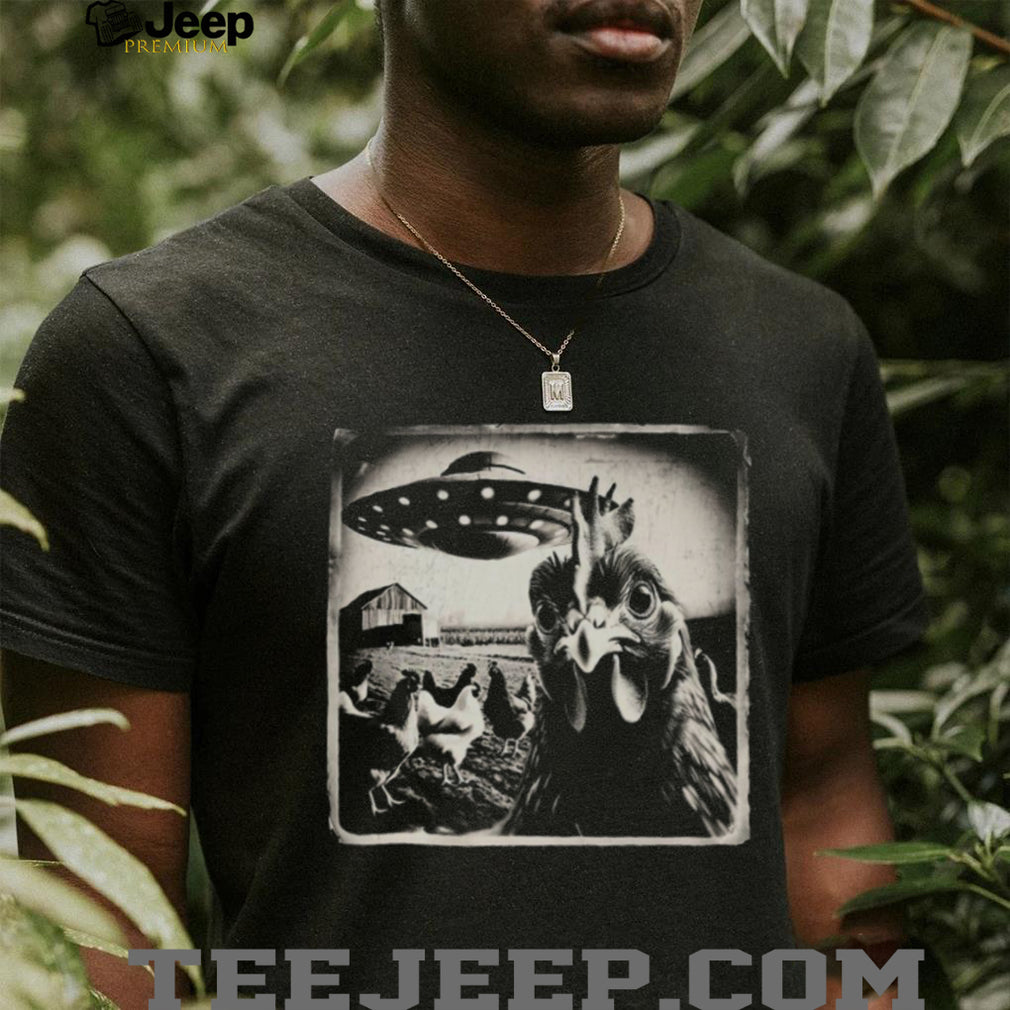 Chicken Farm Alien UFO Abduction Vintage Grunge Graphic T Shirt