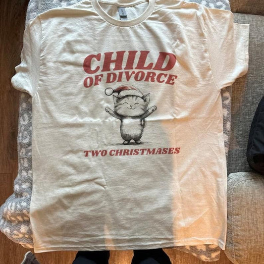 Child of Divorce Xmas Cat Tee, Two Christmases Aesthetic Meme Merry Christmas T-Shirt, Retro Vintage Unhinged Top, Hilarious Quotes Apparel