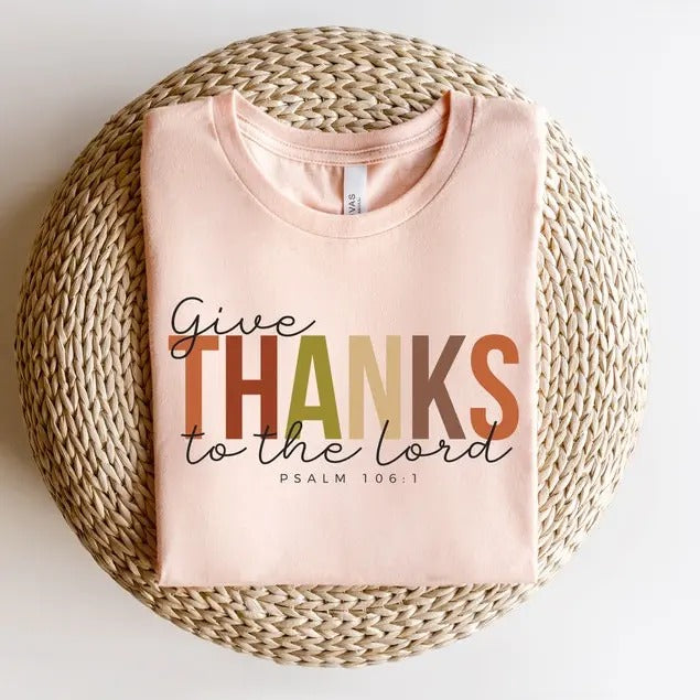 Christian Fall Sweatshirt - Fall Religious Shirt with 'Thankful' Message, Cozy Thanksgiving Sweatshirt, Perfect for Friendsgiving and Autumn Gatherings, Faith-Inspired Fall Apparel for Men & Women