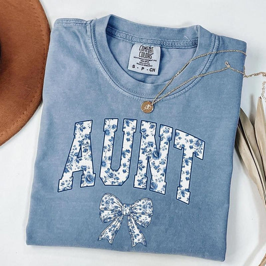 Comfort Colors Floral Aunt Shirt, Coquette Bow Aunt T-Shirt, Chinoiserie Style Aunt Tee, Pregnancy Announcement Gift for Auntie
