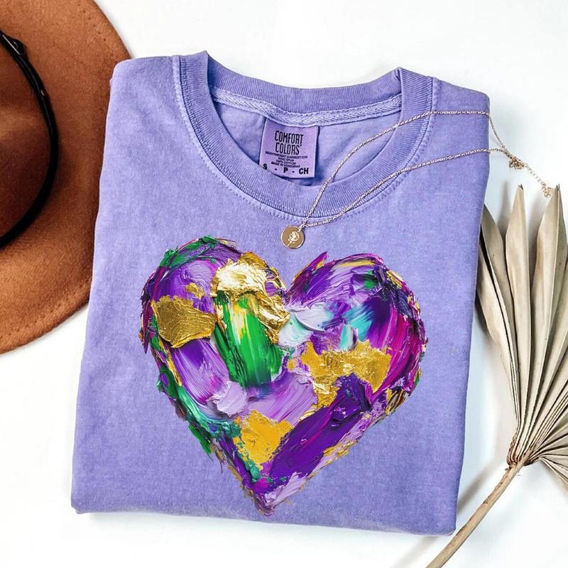 Comfort Colors Mardi Gras Heart Shirt, Brushstroke Heart T-Shirt for Mardi Gras, Louisiana Festival Shirt