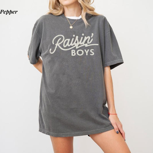 Comfort Colors Raising Boys T-Shirt, Boy Mom Life Tee, Trendy 90s Vintage Mom Shirt, Ultra Soft Cotton Tee, Everyday Casual Wear