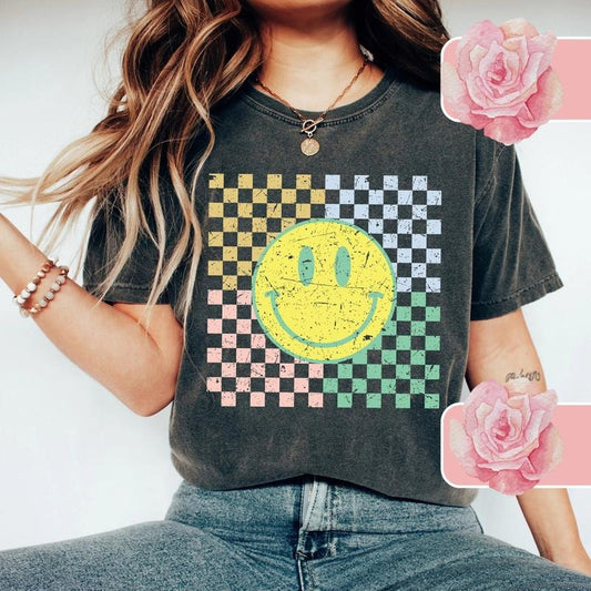 Comfort Colors Smiling Flower T-Shirt, Vintage Graphic Tee, Oversized Boho Happy Face Shirt, Ultra Soft Cotton Tee, Everyday Casual Wear
