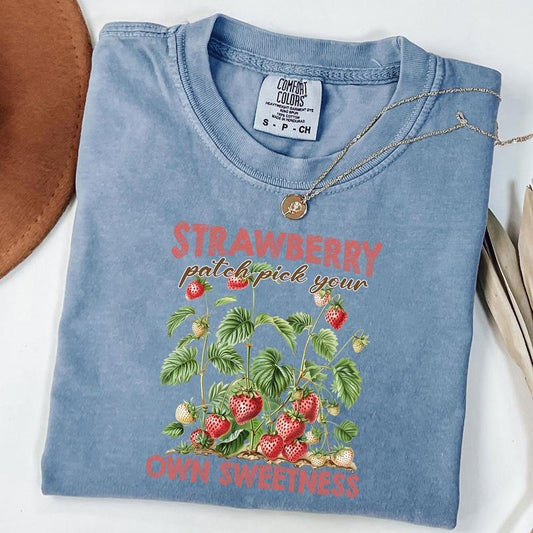 Comfort Colors Strawberry T-Shirt, Vintage Fruit Label Tee, Aesthetic Fruit Shirt