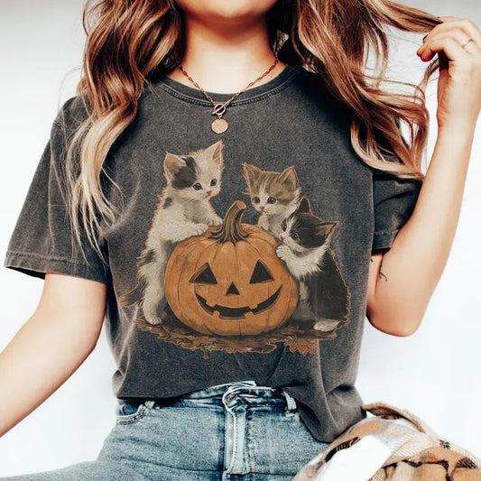 Comfort Colors Vintage 90s Cat Halloween Shirt, Spooky Season Tee, Pumpkin Shirt, Cat Lover Shirt, Black Cat Shirt, Spooky SeasonRetro Halloween Shirt