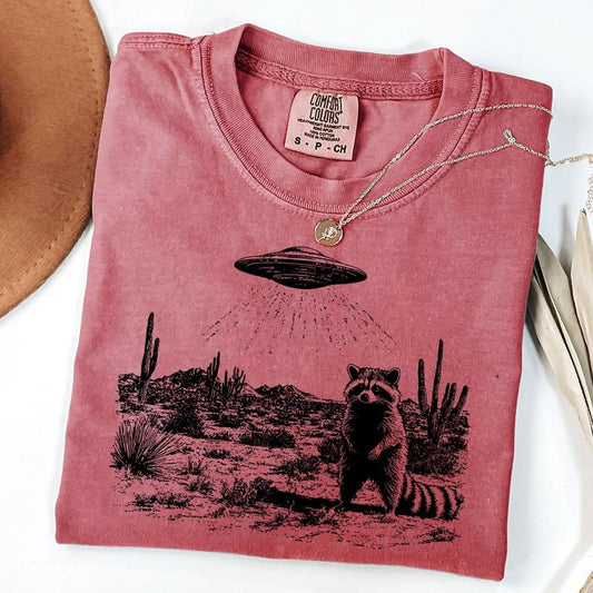Comfort Colors Vintage UFO Cowboy Raccoon Shirt, Retro 90s Western Te, Rodeo Shirt, Wild West, Funny Gag Gift