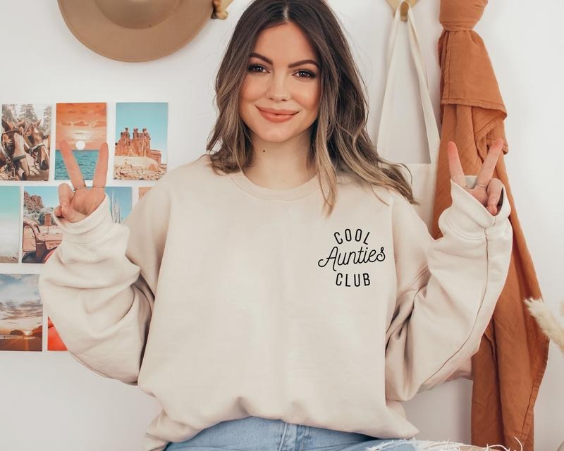 Cool Aunts Club Sweatshirt, Cool Aunts Hoodie, New Aunt Sweatshirt, Favorite Aunt Sweater, Auntie Hoodie, Cool Auntie Shirt, Cool Aunt Gift from Niece, New Aunt Sweater, Funny Cool Aunt Crewneck