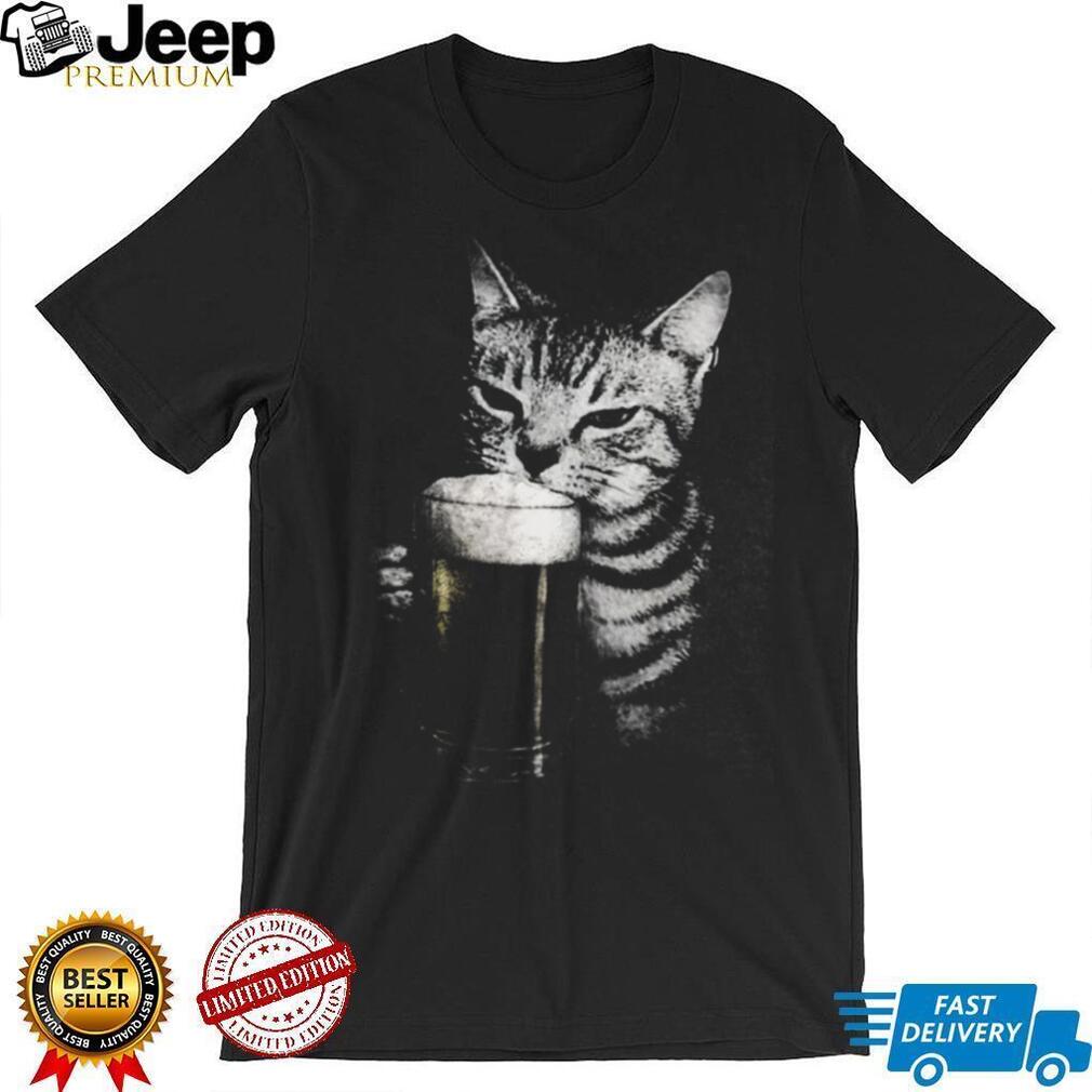 Cool Cat Drinking Beer Pub Lover Funny Graphic T Shirt