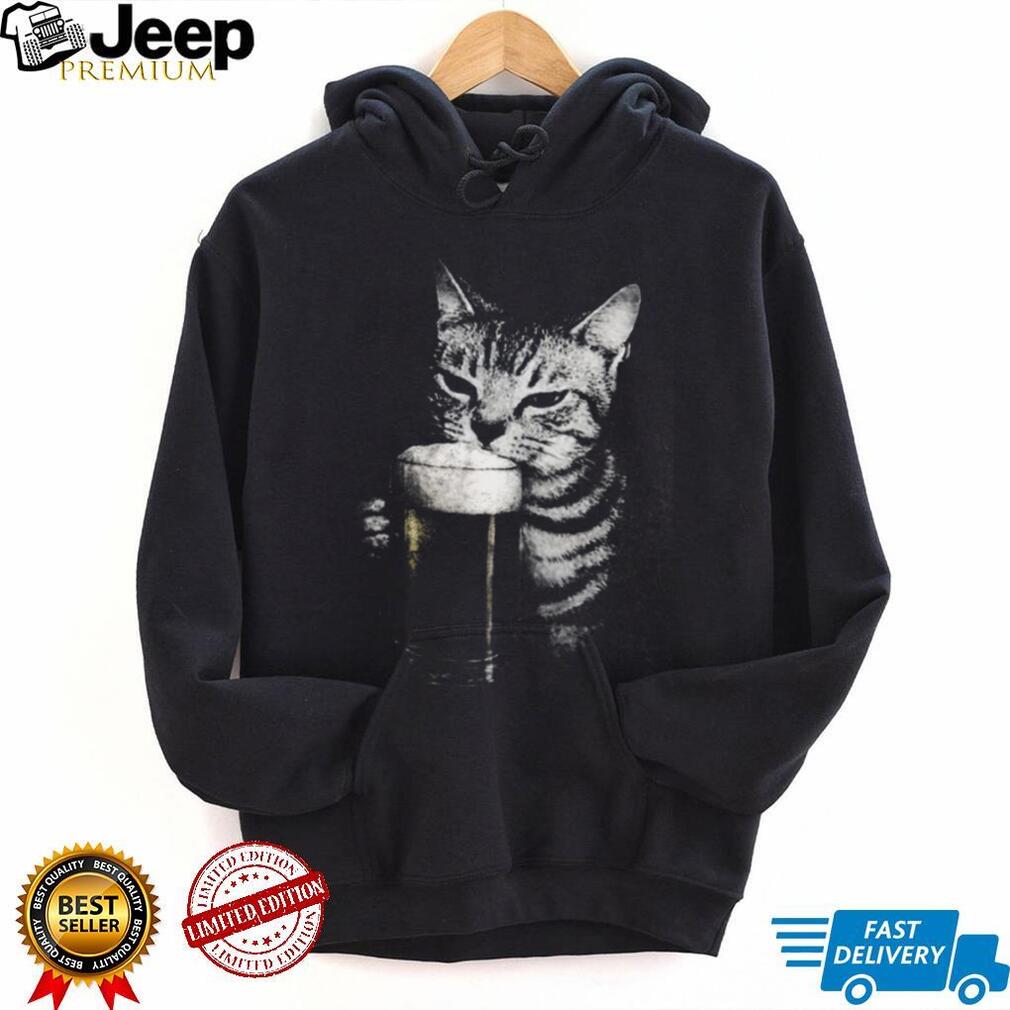 Cool Cat Drinking Beer Pub Lover Funny Graphic T Shirt