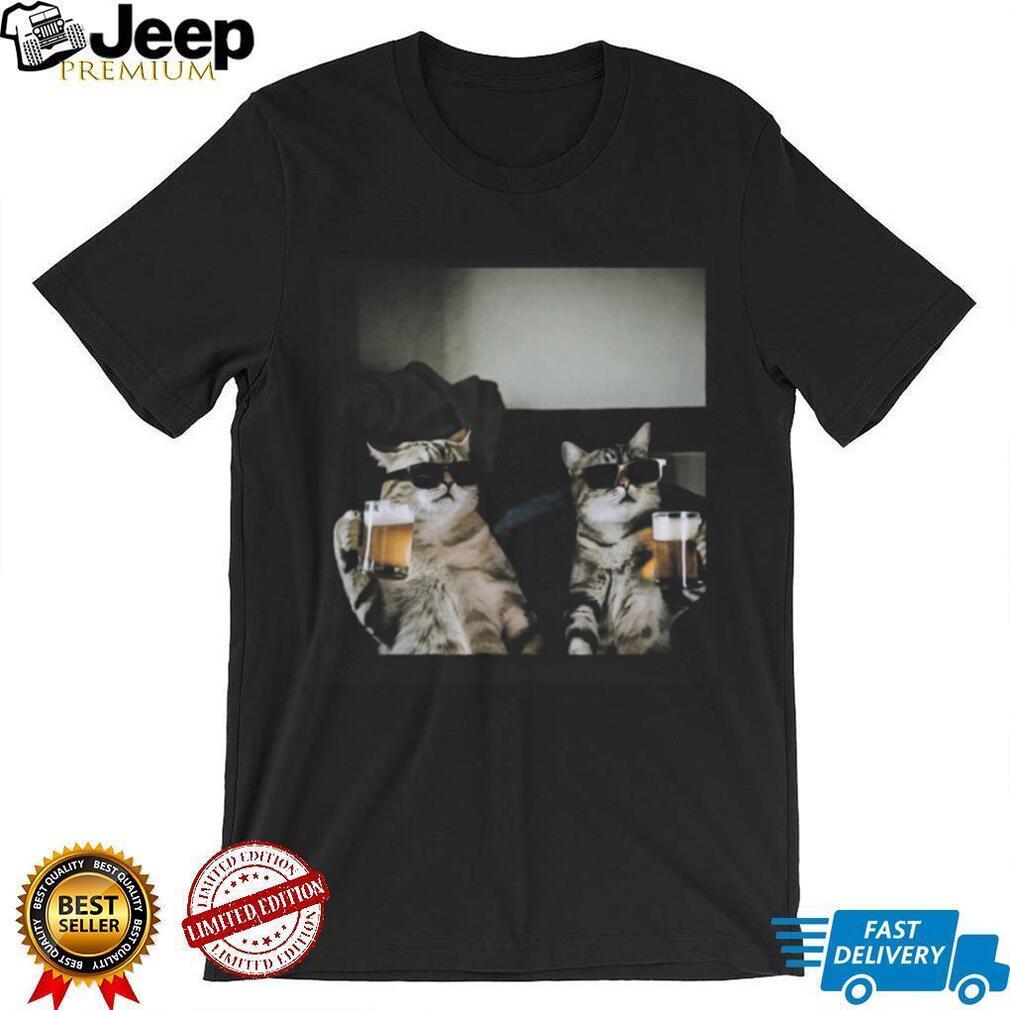 Cool Cats Drinking Beer Sunglasses Party Aesthetic Funny T Shirt