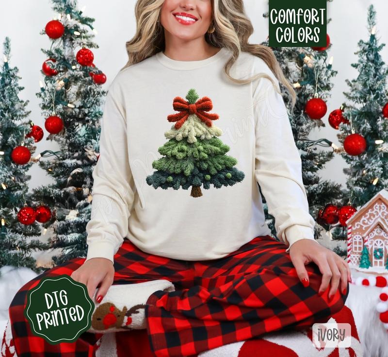 Coquette Faux Yarn Christmas Tree  Comfort Colors Long Sleeve T-Shirt, Cute Women's Holiday Tee Hoodie, Sweatshirt