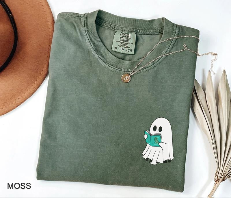 Cute Acotar Ghost T-Shirt, Ghost reading A Court of Mist and Fury t-shirt, SJM Book Reader, SJM Book Ghost tshirt, SJM Halloween shirt