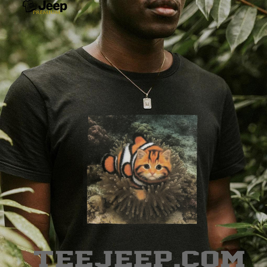 Cute Clownfish Cat Underwater Coral Reef Funny Animal Graphic Comfort Colors T Shirt