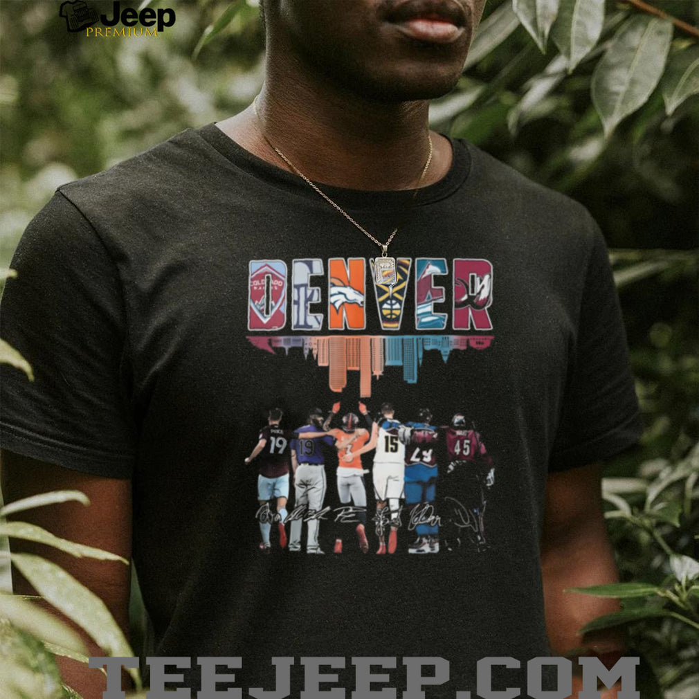 Denver City Skyline Players Huddle Sports Fan T Shirt