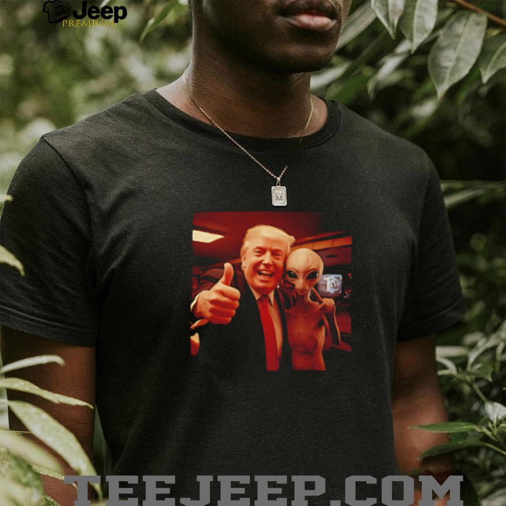 Donald Trump and Alien Thumbs Up Funny Sci Fi T Shirt