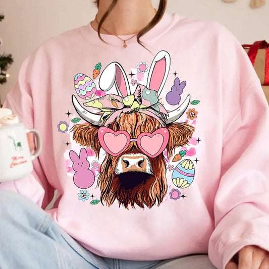 Easter Day Highland Cow Sweatshirt, Retro Easter Shirt, Easter Bunny Sưeater, Happy Easter Day Shirt, Higland Cow Easter Sweatshirt