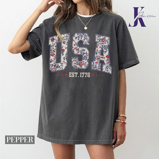 Floral 4th of July Comfort Colors Shirt - Floral USA, American Girl & Patriotic Women Shirt - USA Est 1776 - Girly Design Top Womenswear